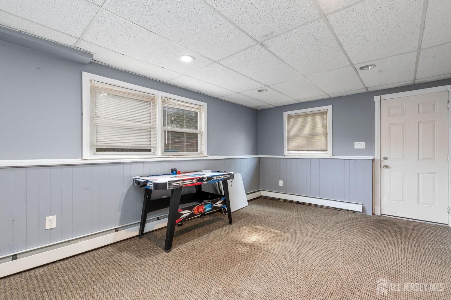 321 Overbrook Road Piscataway, NJ 08854 - Photo 23 of 46 a room with furniture and window