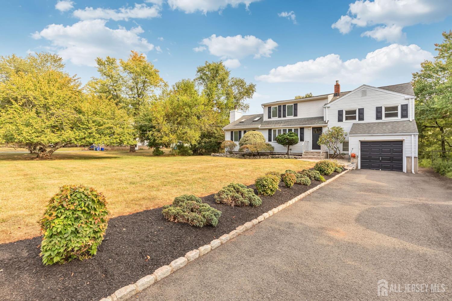 321 Overbrook Road Piscataway, NJ 08854 - Photo 4 of 46 a view of an ocean with city