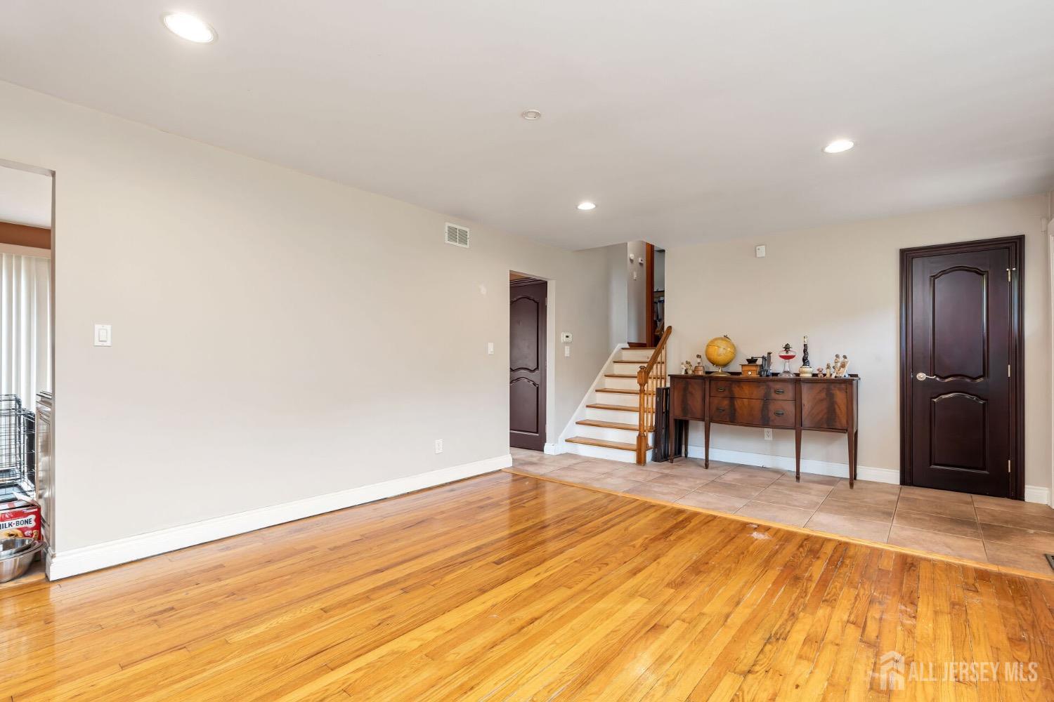 321 Overbrook Road Piscataway, NJ 08854 - Photo 6 of 46 a view of a living room