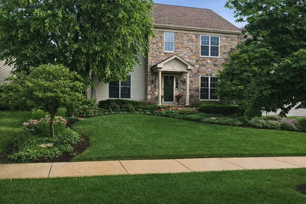 $664,900 | 823 Columbia Circle, North Aurora, IL 60542