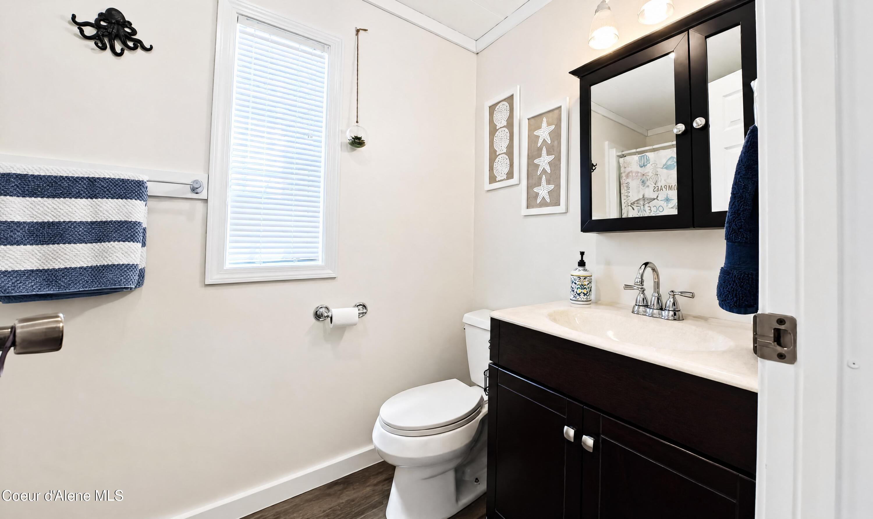 14921 North Meadow View Lane Rathdrum, ID 83858 - Photo 16 of 20 Pimary Bath 1
