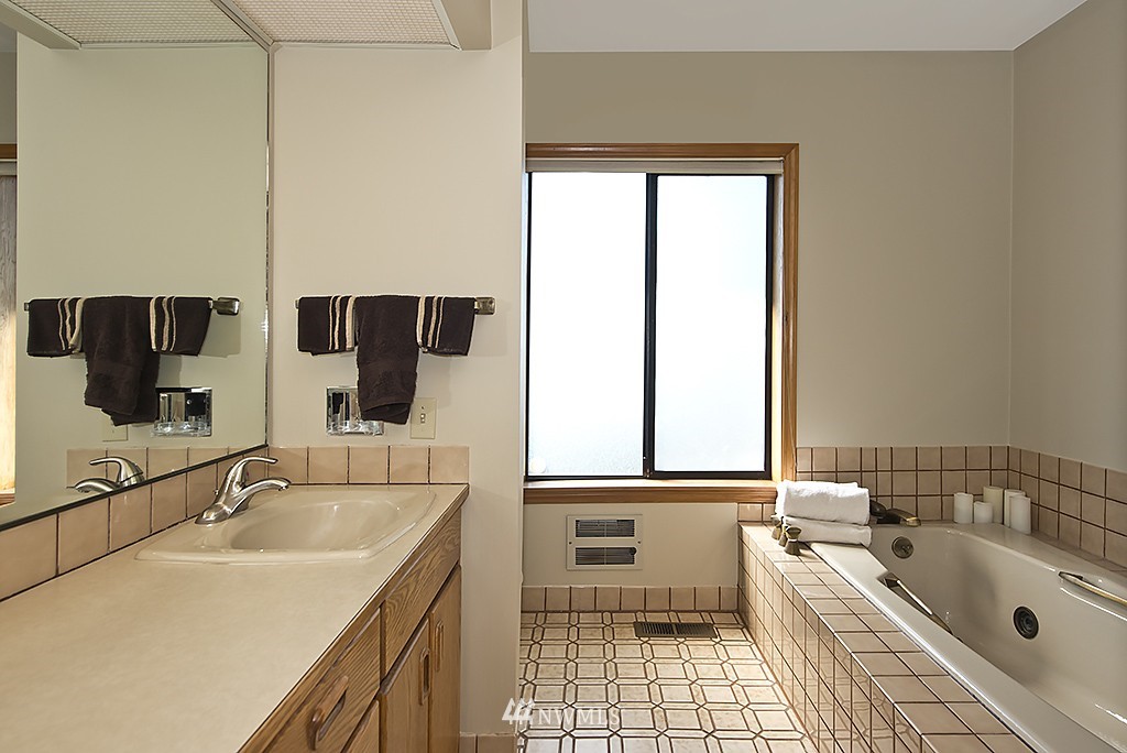 15898 Sandy Hook Road Northeast Poulsbo, WA 98370 - Photo 20 of 25 Gallery Image 20
