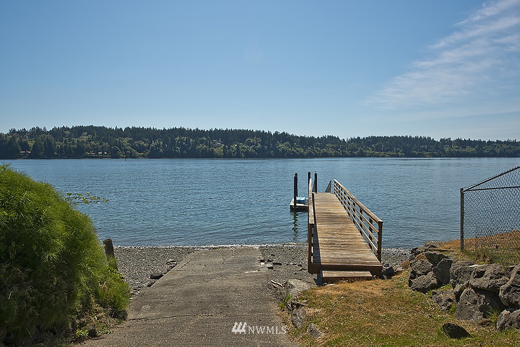 15898 Sandy Hook Road Northeast Poulsbo, WA 98370 - Photo 8 of 25 Gallery Image 8