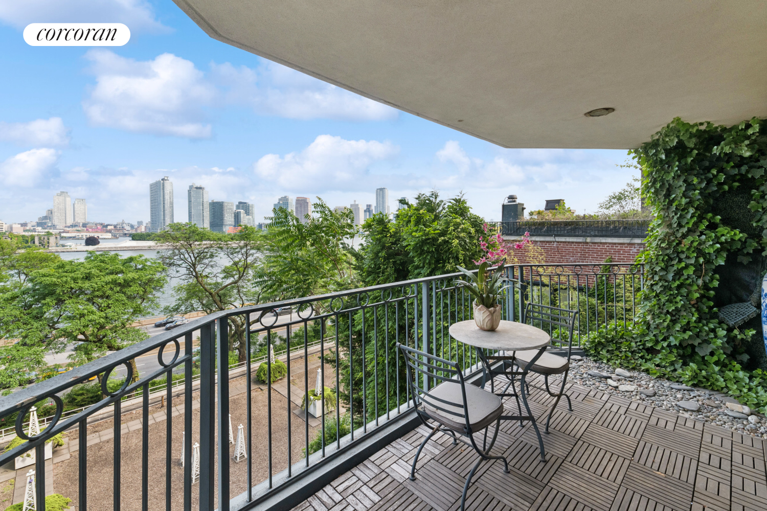 25 Beekman Place, Unit 4 Manhattan, NY 10022 - Photo 4 of 10