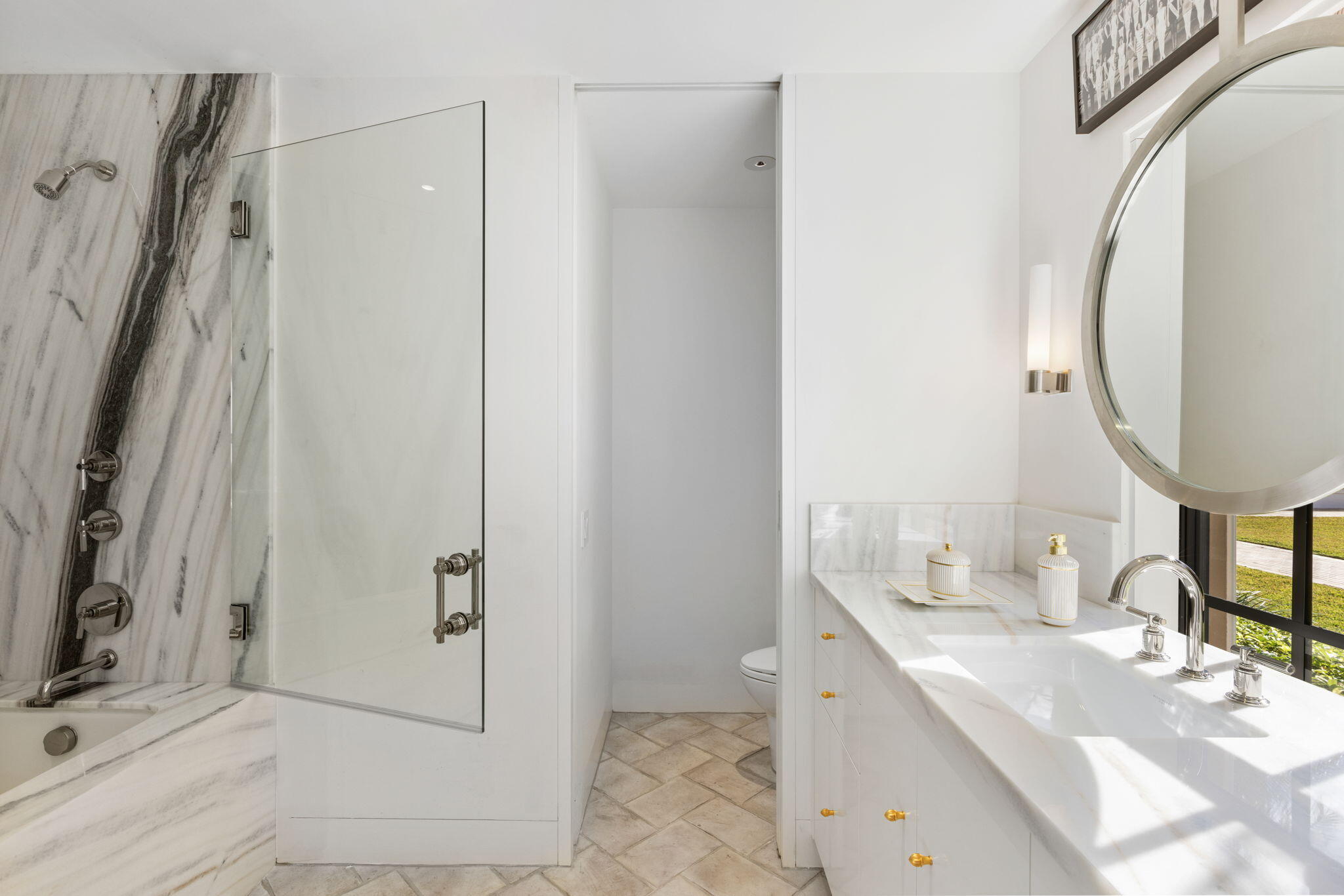 11202 Turtle Beach Road, Unit 104B North Palm Beach, FL 33408 - Photo 14 of 20 Guest bath