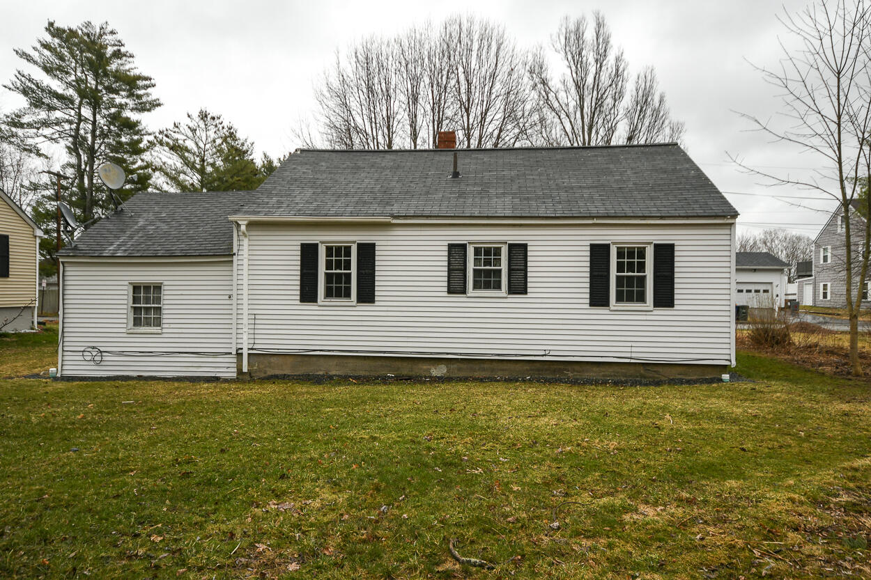 63 Colonial Road Westbrook, ME 04092 - Photo 9 of 13 10DSC_3982