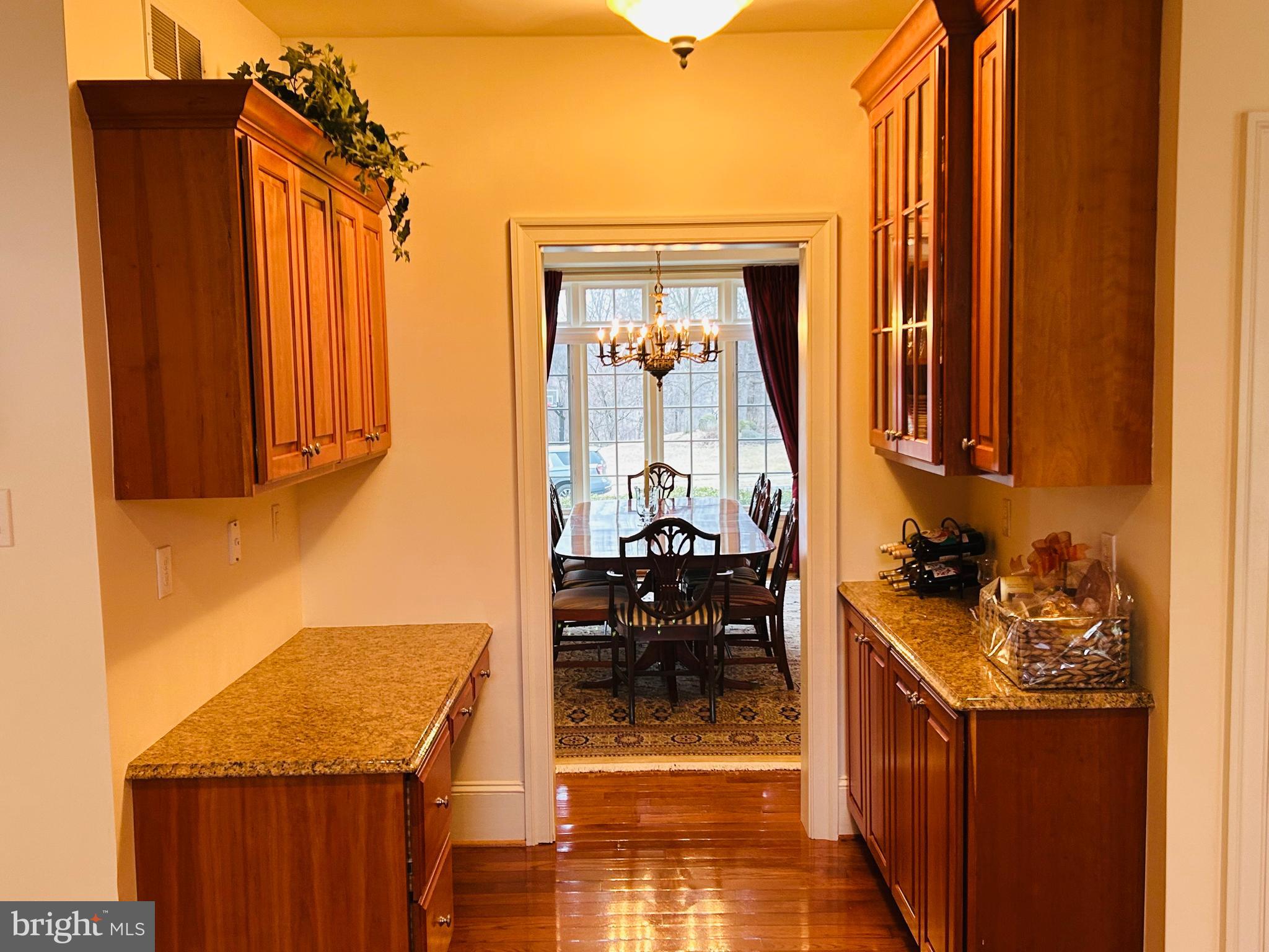 1160 Jefferson Lane Huntingdon Valley, PA 19006 - Photo 23 of 98 Butler's Pantry