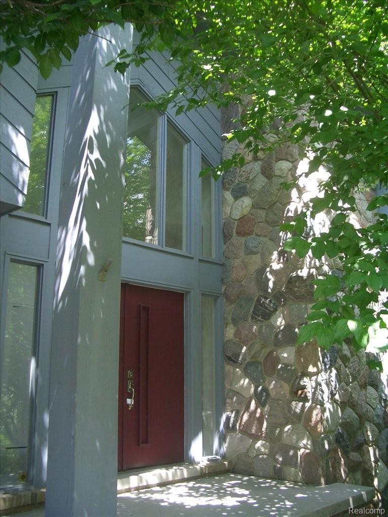 front door r