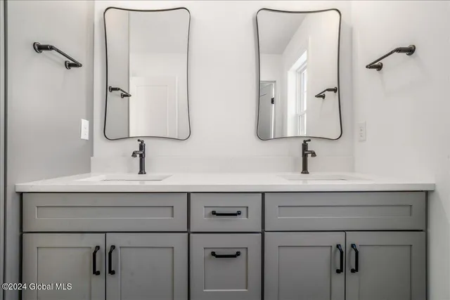 $682,500 | 8 Brookhaven Court, Wilton, NY 12866