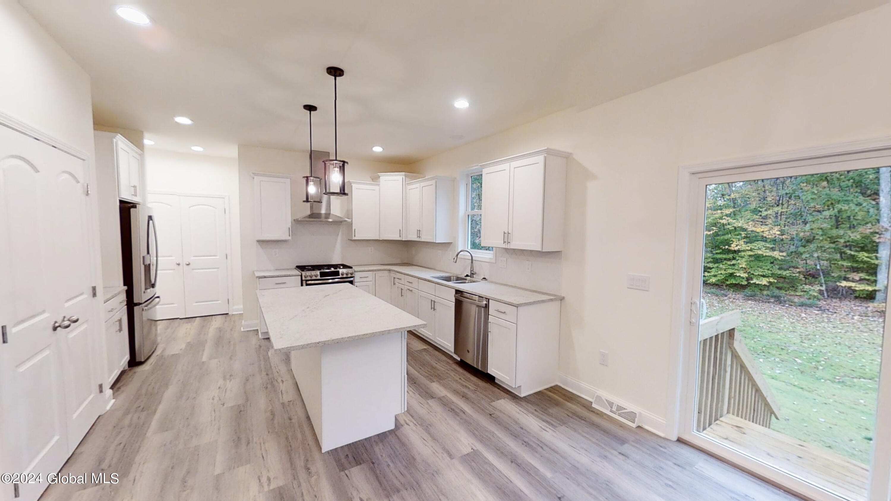 8 Brookhaven Court Wilton, NY 12866 - Photo 6 of 49 27-Huntington-Way-10122020_211546