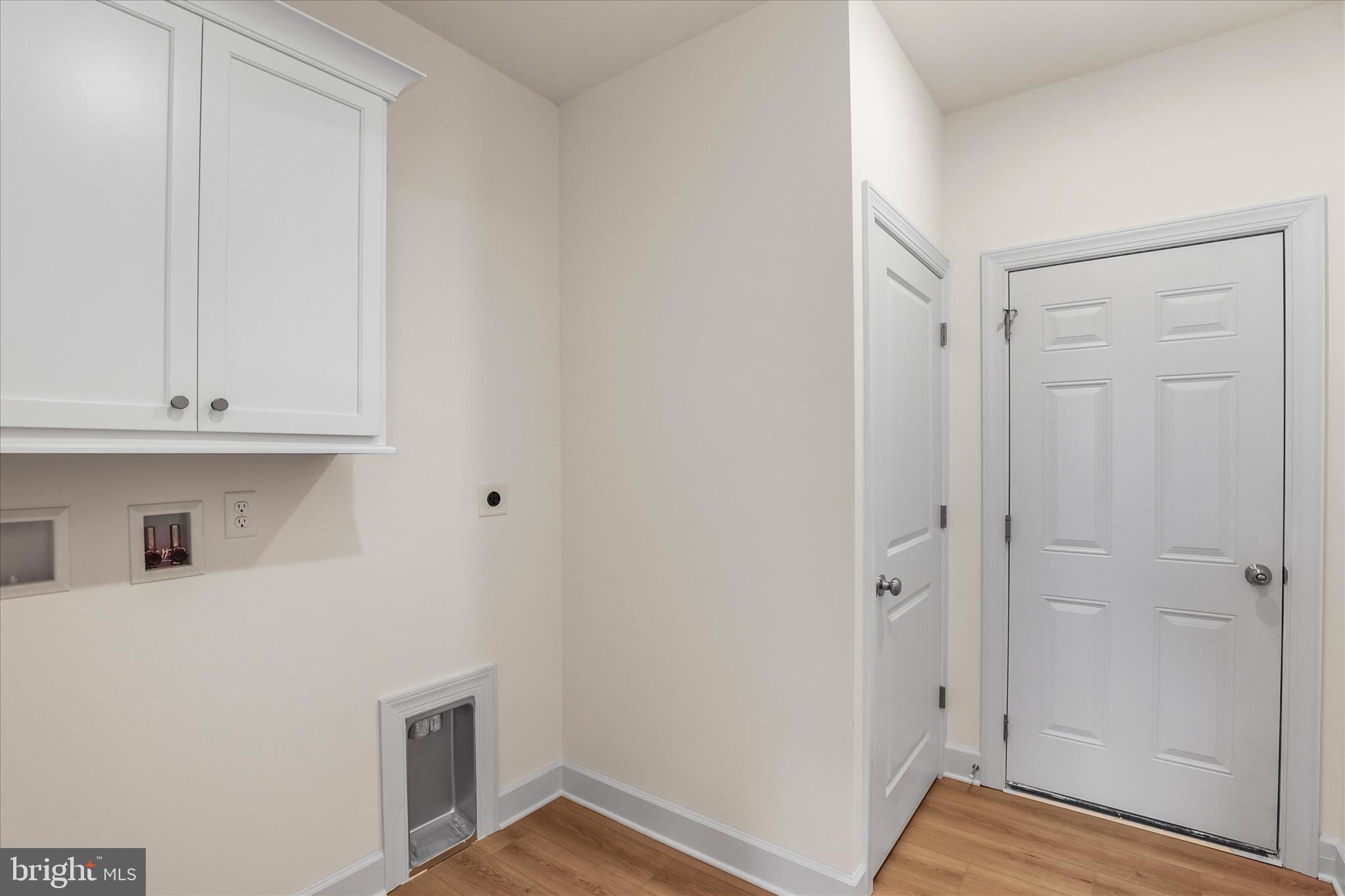 3913 St Pauls Road Manchester, MD 21102 - Photo 22 of 35 LAUNDRY/MUD ROOM OFF GARAGE