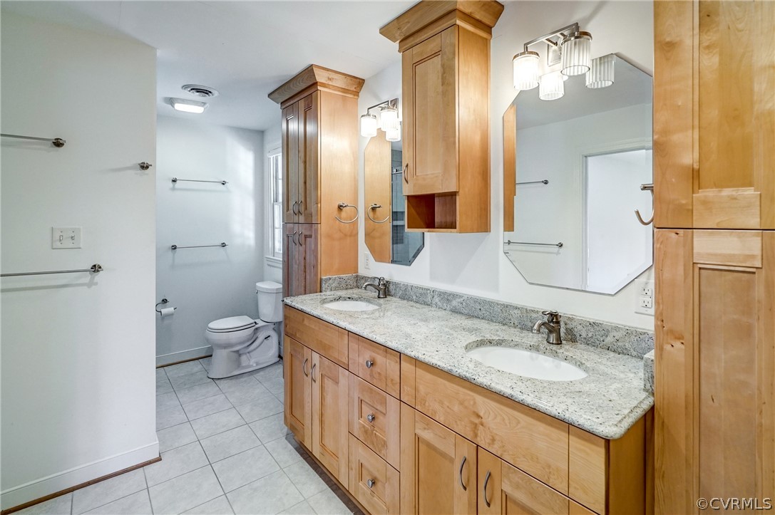 9402 Midvale Road Henrico, VA 23229 - Photo 8 of 33 Master Bath