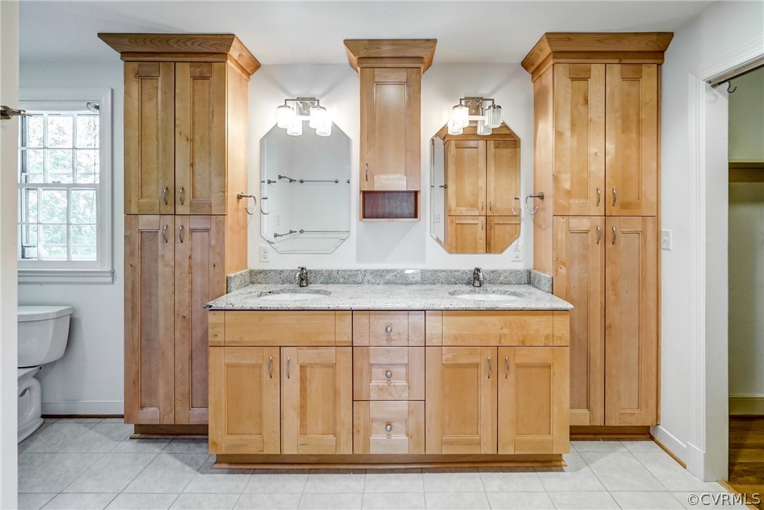 9402 Midvale Road Henrico, VA 23229 - Photo 9 of 33 Master Bath with Double Vanity and Walk-in Closet