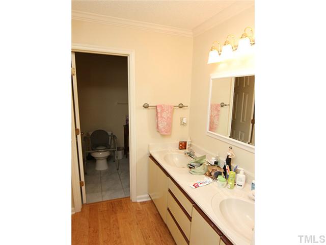 522 Springfork Drive Cary, NC 27513 - Photo 7 of 13 Gallery Image 7