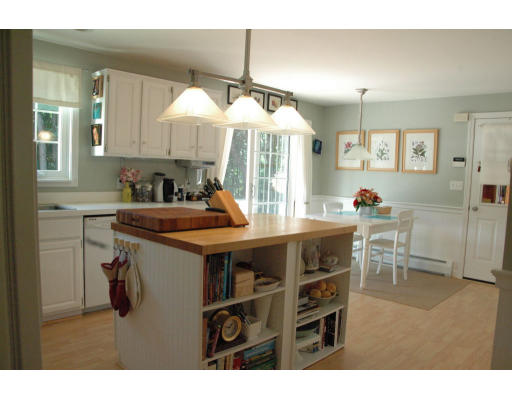 212 Hardwick Road Petersham, MA 01366 - Photo 3 of 17