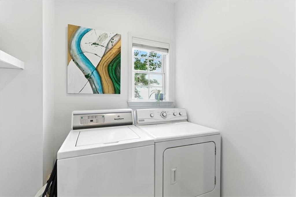 120 Quarrington Court Milton, GA 30004 - Photo 11 of 48 a utility room with dryer and washer