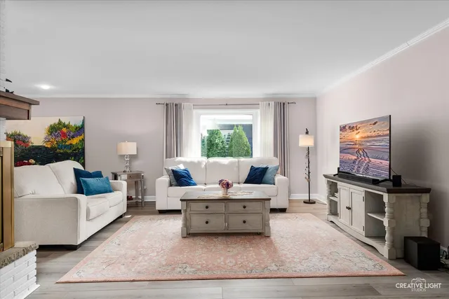 $525,000 | 909 South Main Street, Wheaton, IL 60189