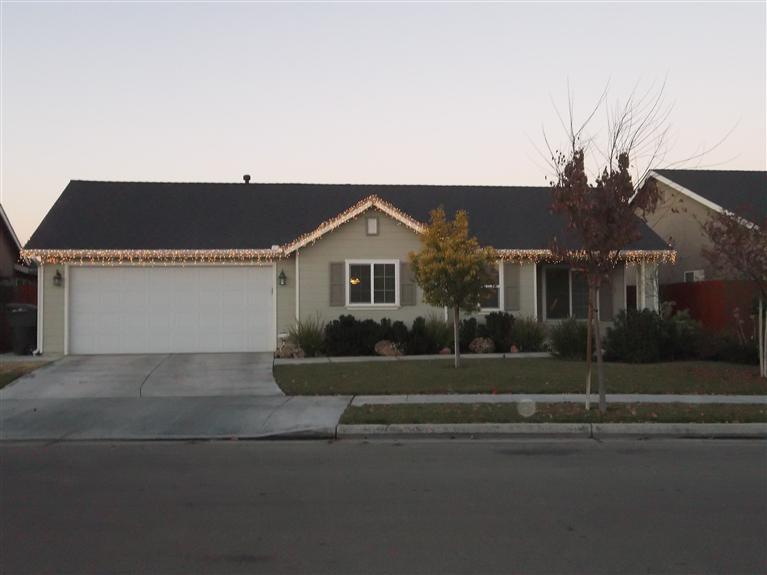 200 East Huntsman Avenue Reedley, CA 93654 - Photo 1 of 12 Gallery Image 1