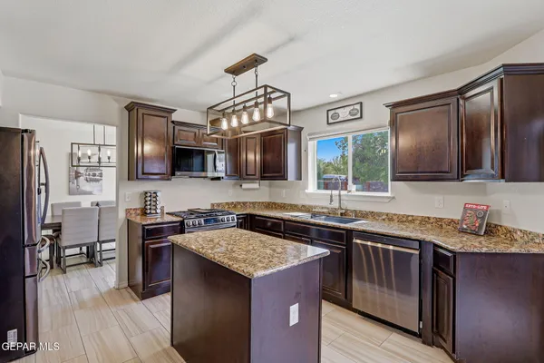 $369,000 | 600 Valley Plum Avenue, El Paso, TX 79932