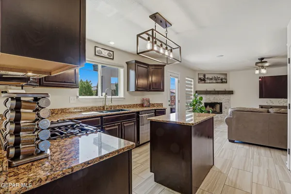 $369,000 | 600 Valley Plum Avenue, El Paso, TX 79932