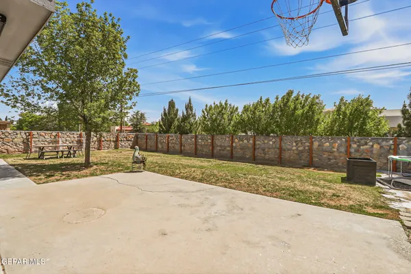 $369,000 | 600 Valley Plum Avenue, El Paso, TX 79932