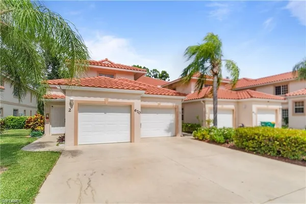 $2,400 | 670 Luisa Lane, Unit 8071, Naples, FL 34104