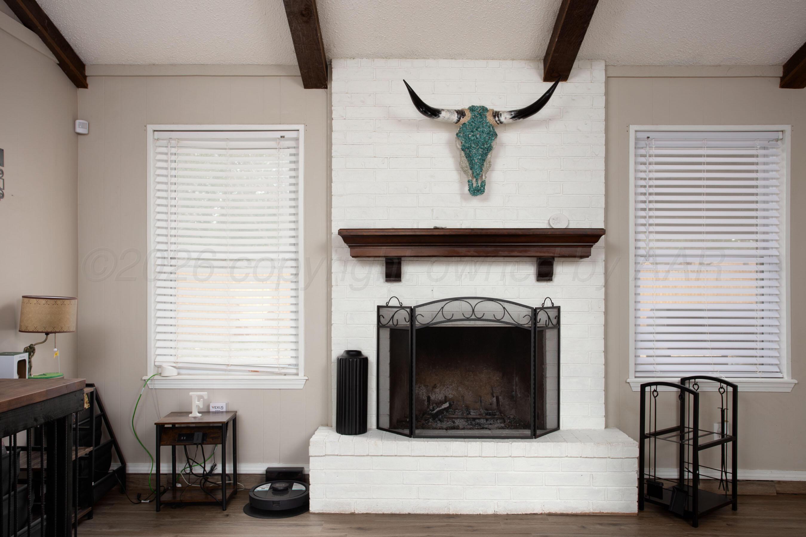 8128 Coronado Trail Amarillo, TX 79110 - Photo 7 of 25 Livingroom