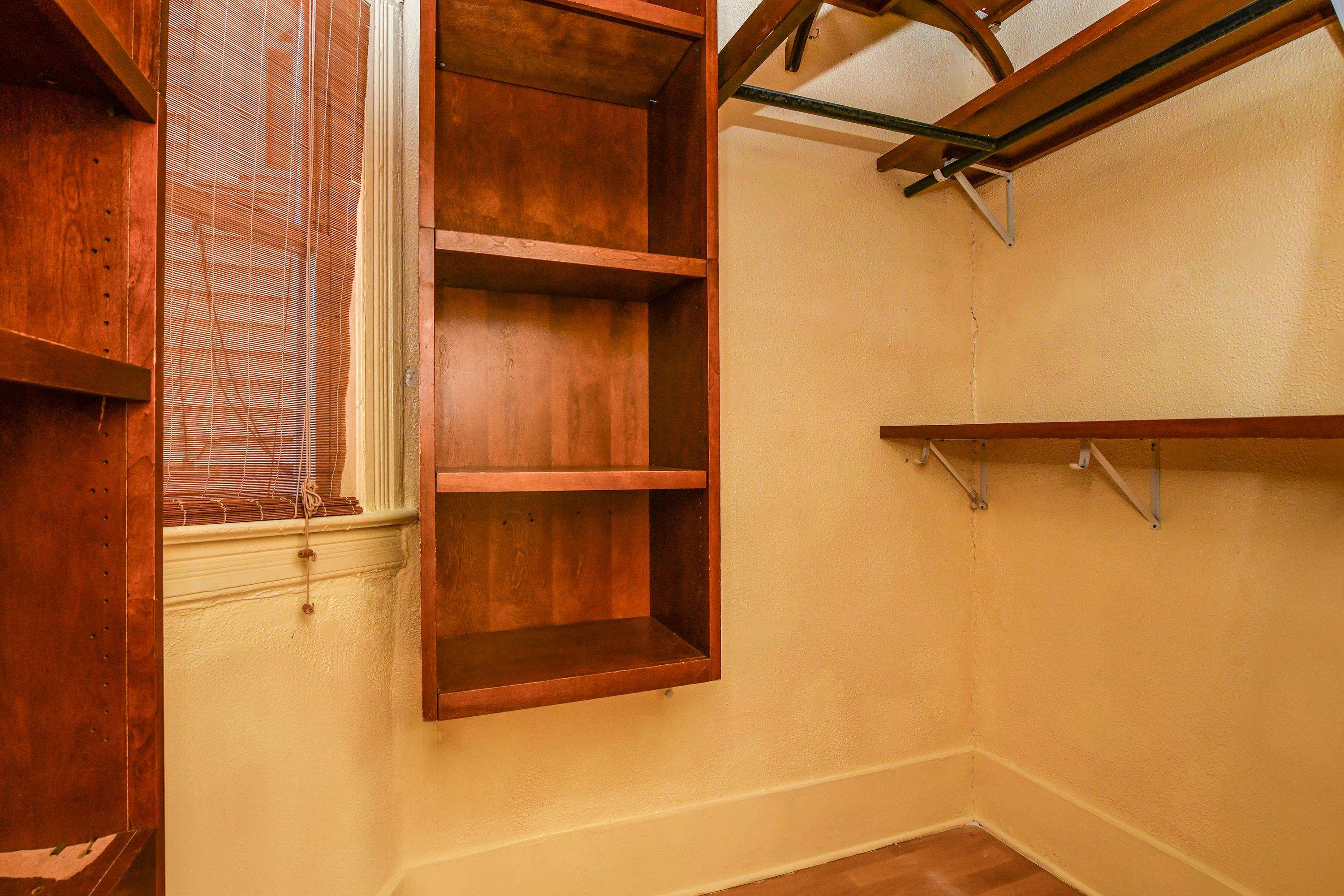 208 4th Street, Unit 1 Passaic, NJ 07055 - Photo 20 of 28 a bathroom with a shower
