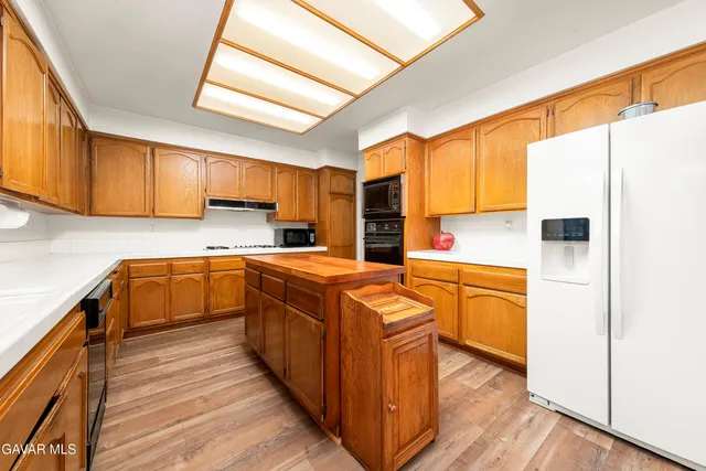 $629,900 | 5619 West Ave L4, Lancaster, CA 93536