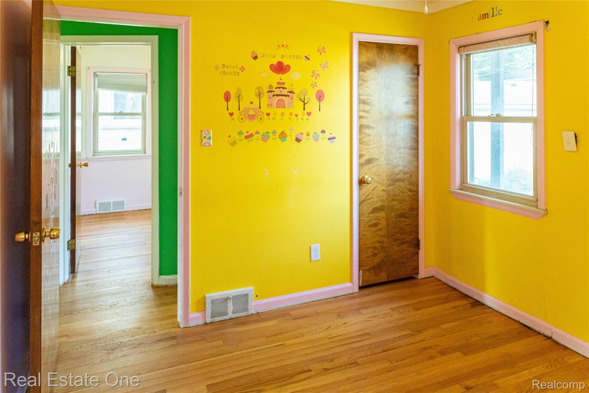 9051 Reeck Road Allen Park, MI 48101 - Photo 7 of 16 Bedroom.jpg