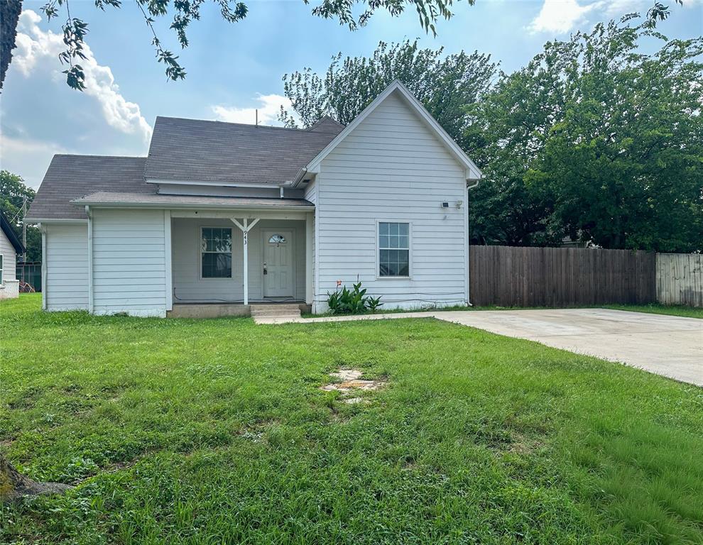 943 North Border Street Cleburne, TX 76031 - Photo 2 of 14