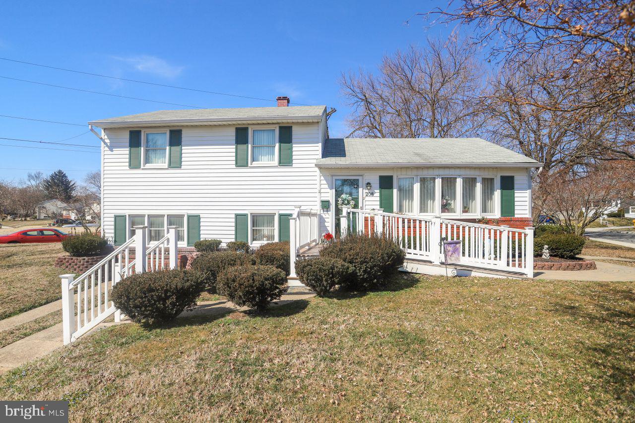 208 Ridgely Road Glen Burnie, MD 21061 - Photo 3 of 13 Gallery Image 3