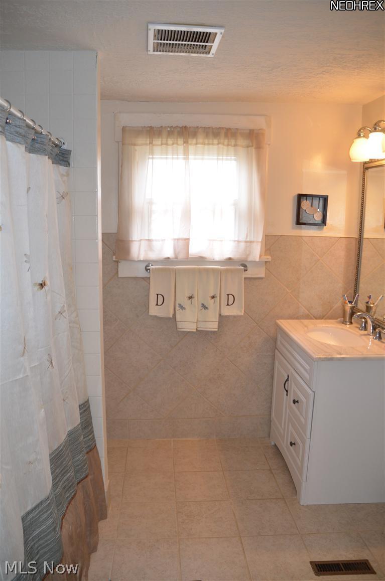 1433 Ridge Road Northwest Canton, OH 44703 - Photo 9 of 23 Gallery Image 9
