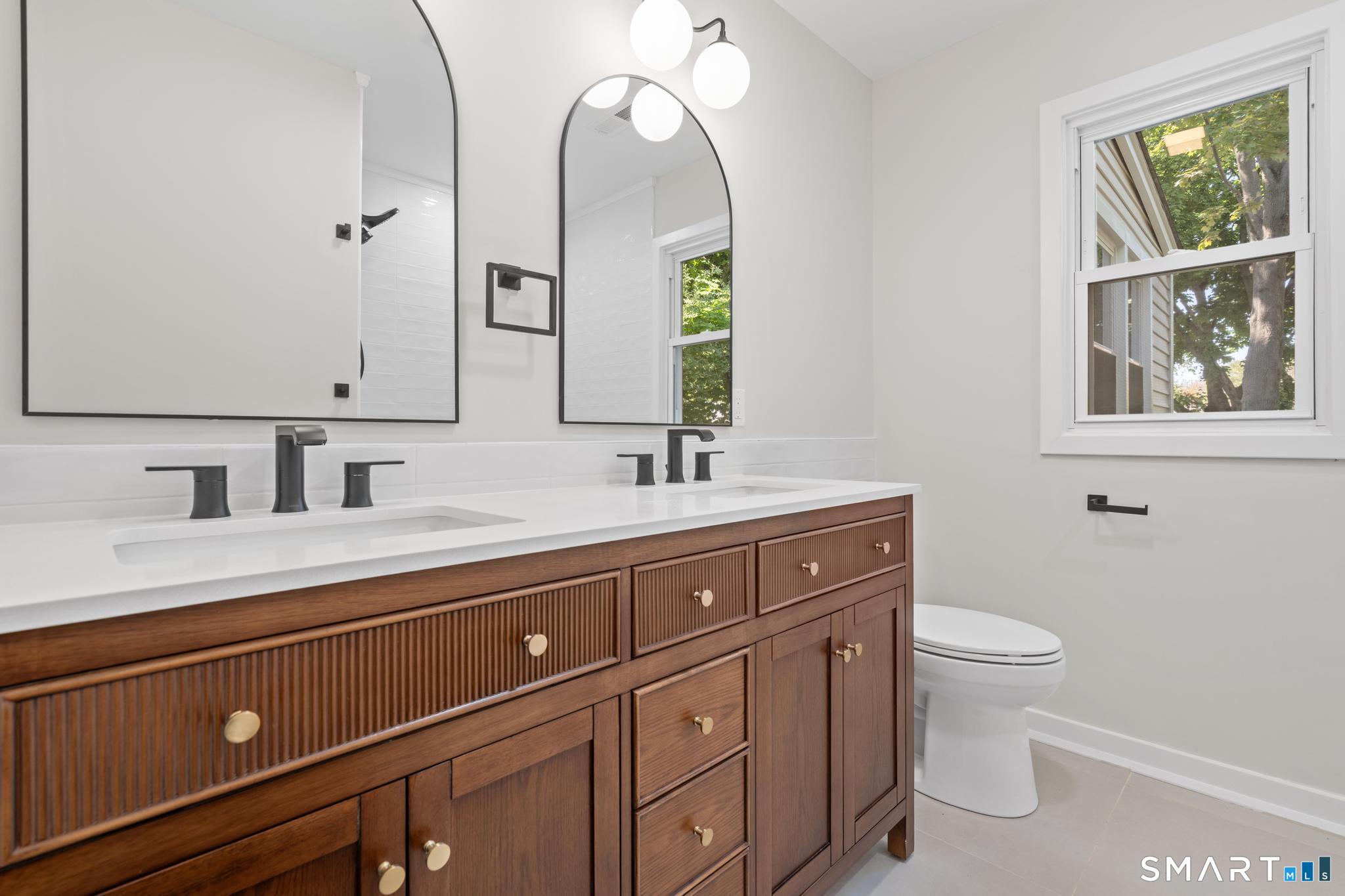 66 Northrop Road West Haven, CT 06516 - Photo 5 of 15