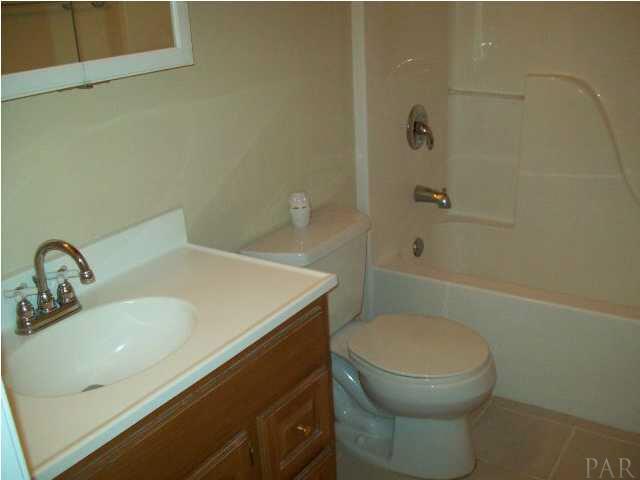 1252 East Burgess Road Pensacola, FL 32504 - Photo 5 of 13