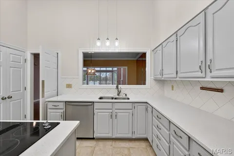 $599,900 | 14033 Woods Mill Cove Drive, Chesterfield, MO 63017