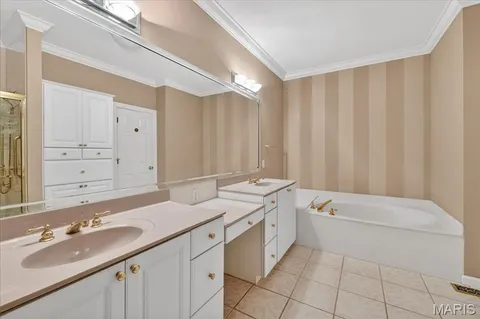 $599,900 | 14033 Woods Mill Cove Drive, Chesterfield, MO 63017