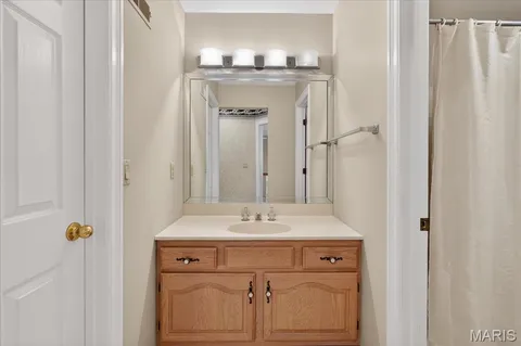 $599,900 | 14033 Woods Mill Cove Drive, Chesterfield, MO 63017