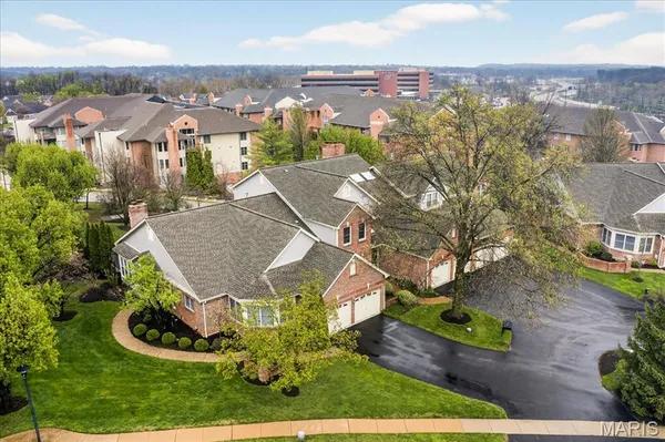 $599,900 | 14033 Woods Mill Cove Drive, Chesterfield, MO 63017