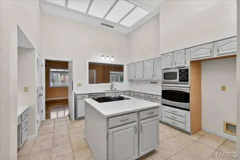 $599,900 | 14033 Woods Mill Cove Drive, Chesterfield, MO 63017