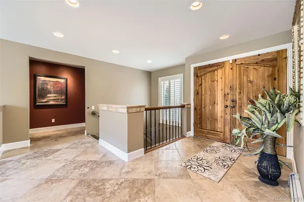 a view of entryway with livingroom