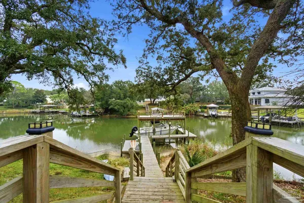 $1,799,000 | 2 Highpoint Drive, Gulf Breeze, FL 32561
