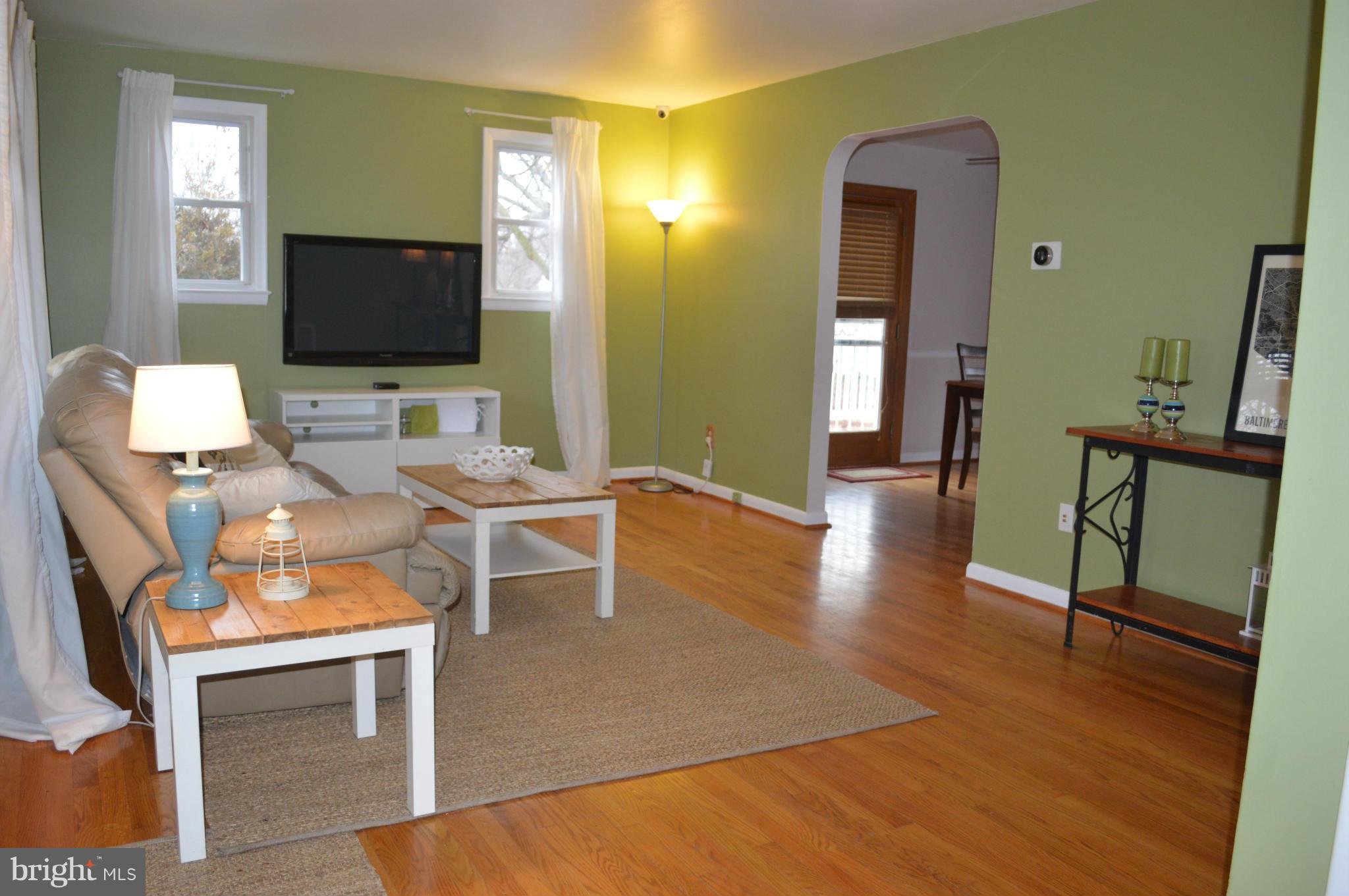 7007 Dogwood Road Baltimore, MD 21244 - Photo 2 of 30 Living Room