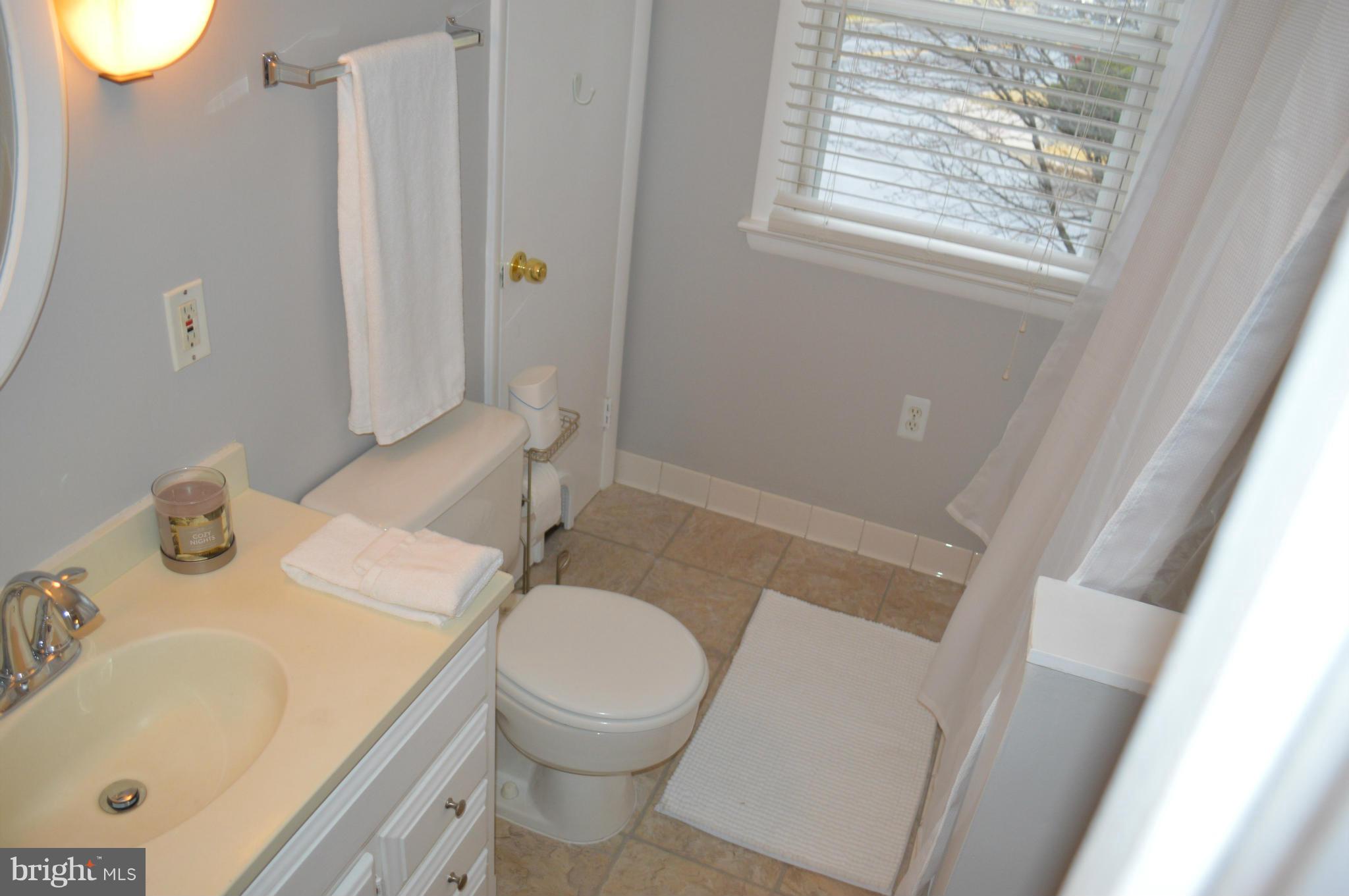 7007 Dogwood Road Baltimore, MD 21244 - Photo 19 of 30 Bath