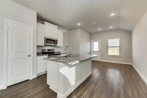 $1,750 | 1430 Warringwood Drive, Greenville, TX 75402