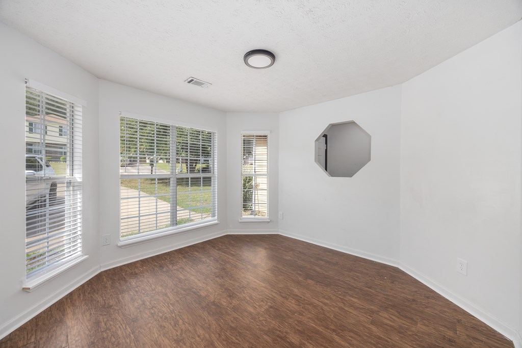 1426 Kings Mountain Road Columbus, GA 31907 - Photo 5 of 17 Gallery Image 5