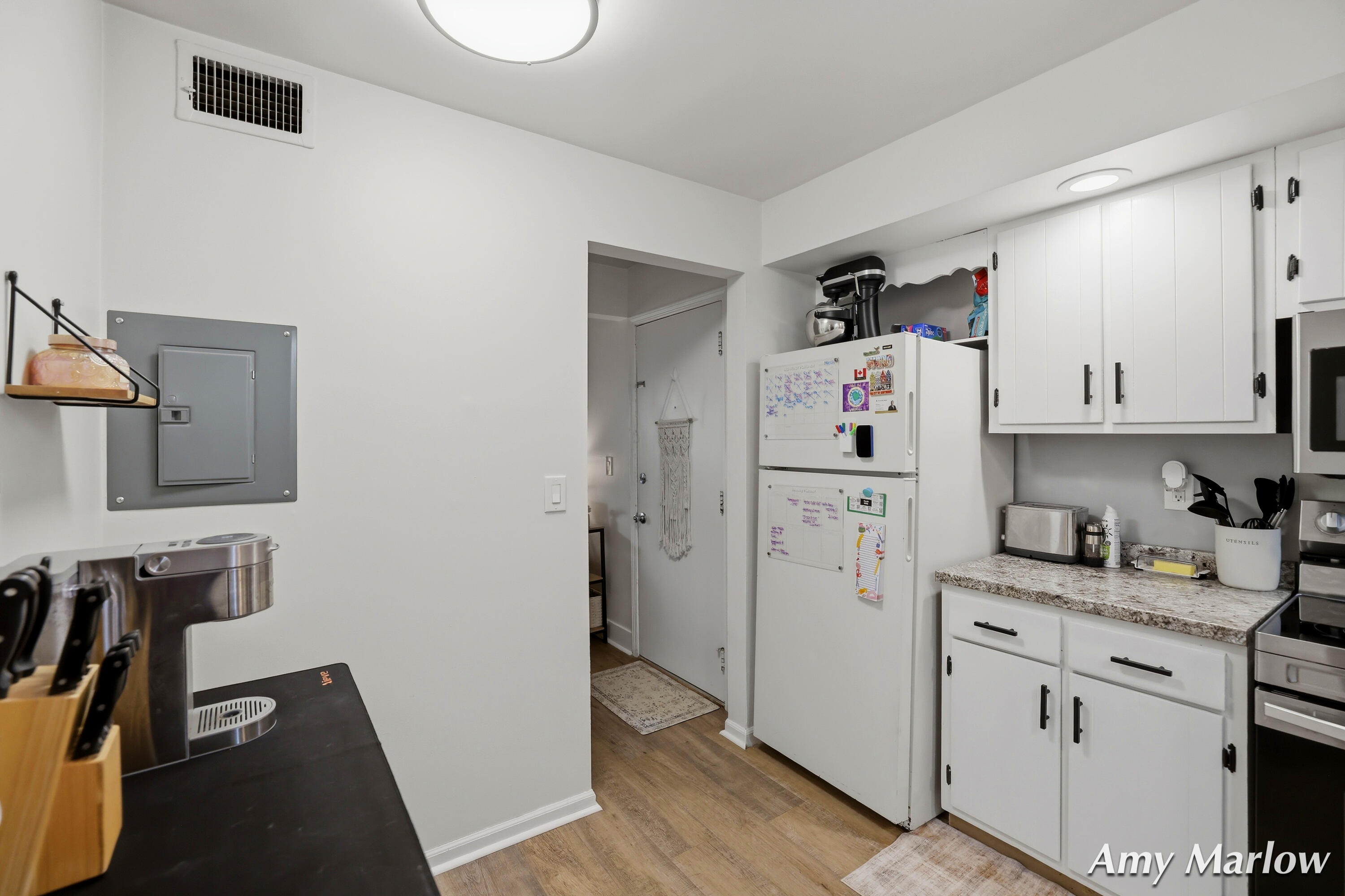 6716 Cascade Road Southeast, Unit 39 Grand Rapids, MI 49546 - Photo 11 of 32 Kitchen