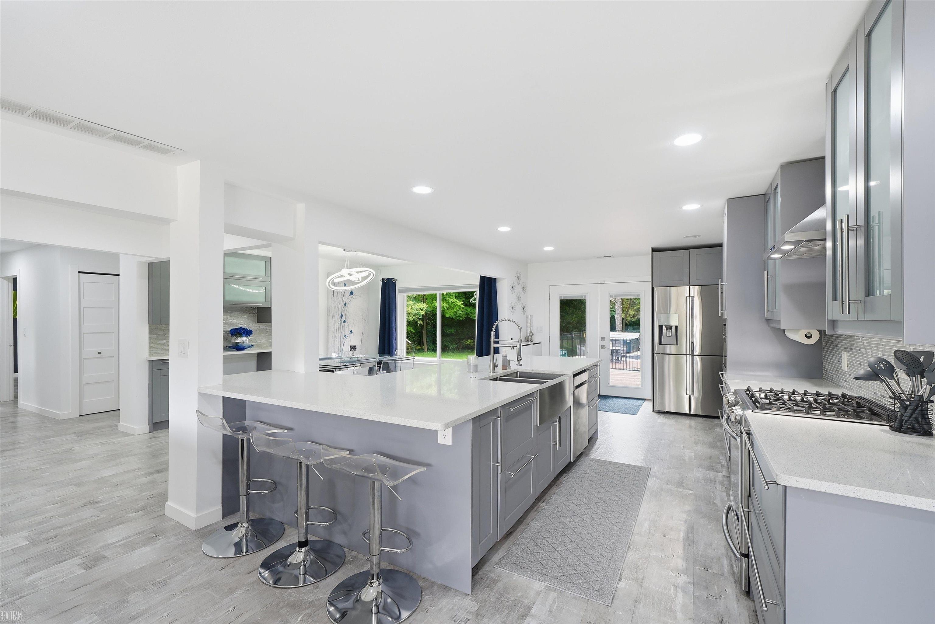 8650 Clinton River Road Sterling Heights, MI 48314 - Photo 12 of 63 Gallery Image 12