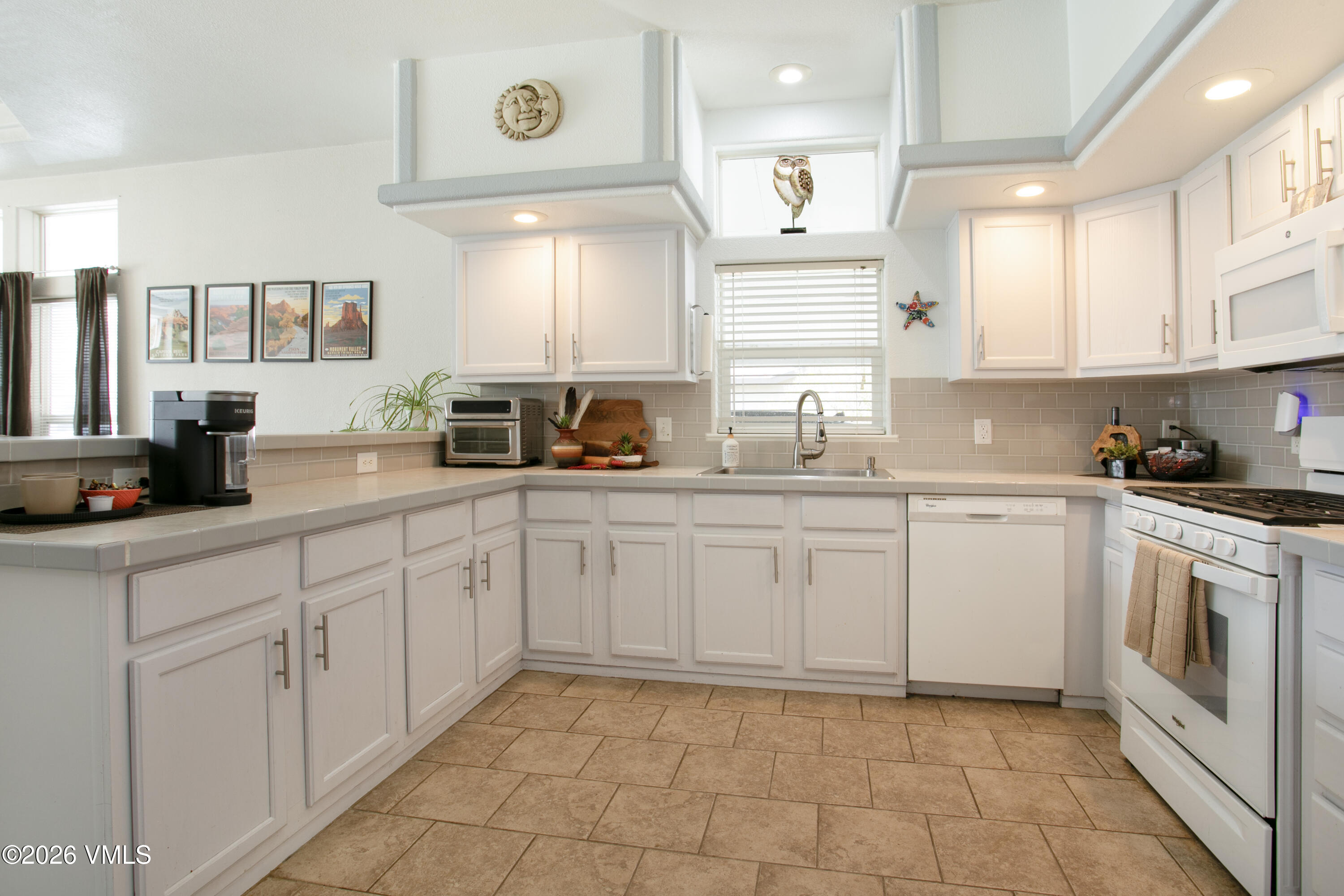 161 Haymaker Loop Gypsum, CO 81637 - Photo 7 of 35 161 Haymaker-007