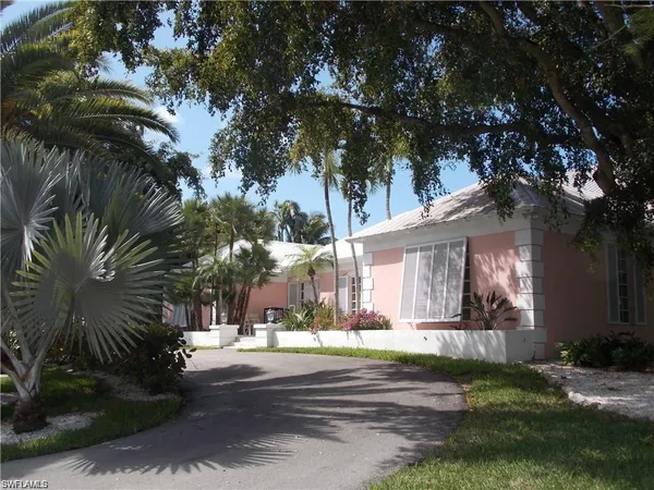 $15,000 | 320 Gulf Shore Boulevard South, Naples, FL 34102